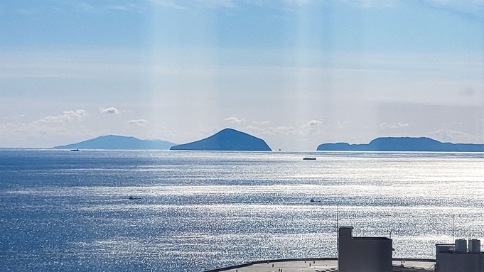 【朝食付】窓の外には朝日が昇る海…。モーニングセットで爽やかな朝の目覚めを♪